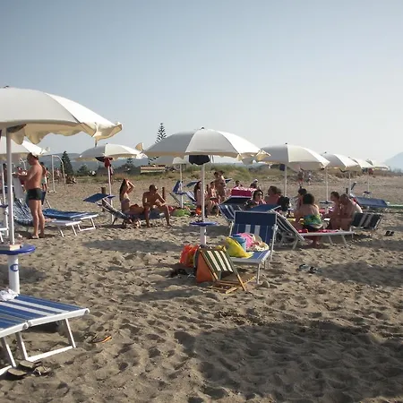 Mare Кемпинг Кампофеличе-ди-Роччелла